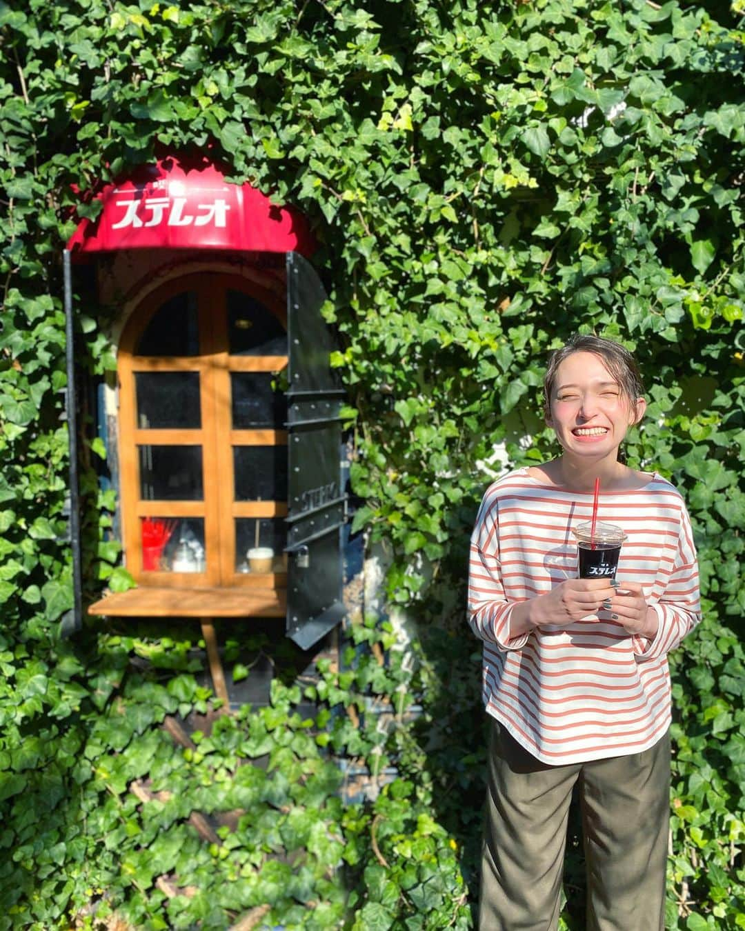 斉藤アリスさんのインスタグラム写真 - (斉藤アリスInstagram)「喫茶ステレオ @Osaka フリーペーパーの撮影で大阪へ。 ロケで行った #喫茶店 が昭和レトロでかわいすぎた〜♡ 次行った時はステガチャやってみよう😎 . 冊子は3月1日から #ディアモール大阪 で配布予定です。 関西の皆さん、よろしくお願いします〜😋 #喫茶ステレオ @stereo_coffee_shop  #大阪カフェ #osaka #osakacafe #関西カフェ #kansai #kansaicafe #関西 #大阪 #diamorosaka #昭和 #昭和レトロ」1月14日 12時28分 - cafeali