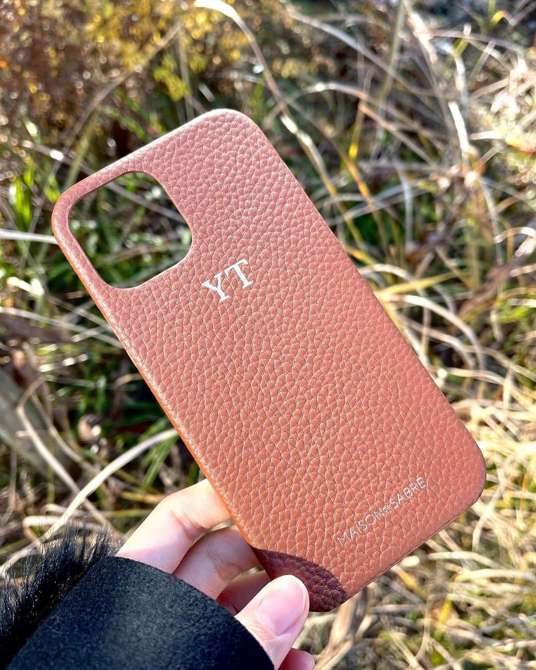 滝沢結貴のインスタグラム：「Thank you for lovely iphone case  @maisondesabre  カスタマイズできるアイテムって、特別感があって嬉しいね。愛着が湧きます😊✨  #メゾンドサブレ #MakeYourMark」