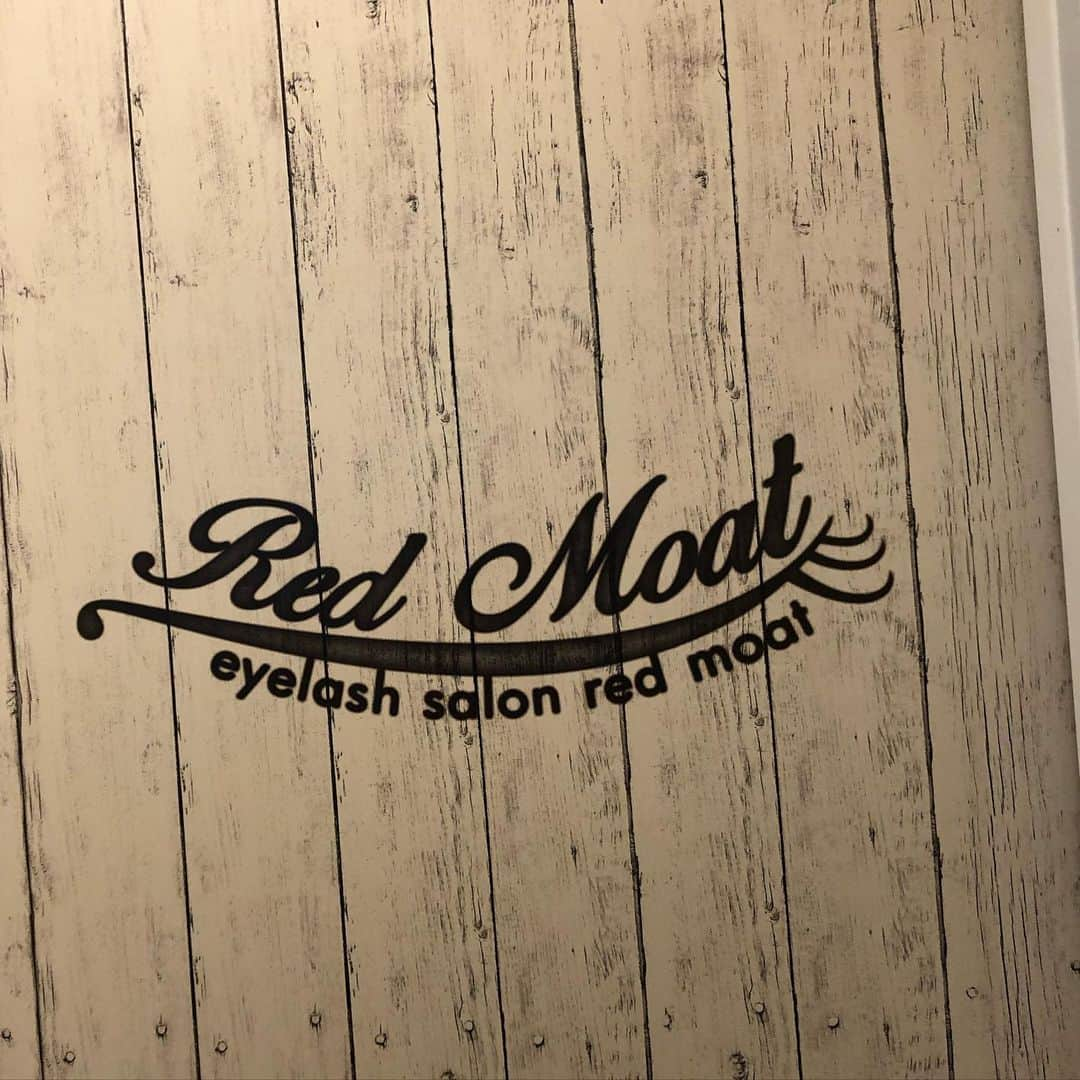 世手子さんのインスタグラム写真 - (世手子Instagram)「I went out with a mask that changed color😷 Amazing eyelash salon where you can also take care of stains✨✨ Looking forward to follow-up👁🌟 @salon_redmoat  #redmoat #川崎マツエク に行ってきました(*^_^*) シングルでこんなにゴージャスになるなんてびっくり(´∀｀) しかも #シミケアサロン も兼用しているという素晴らしさ！ 初めて #シミケア やってみたー！ お手頃価格でシミだけ反応して黒くなって1週間後ぐらいにぽろっと剥離するんだってー！！ すごいね(≧∀≦) 経過観察中だよ\(//∇//)\ 産後とかでシミできてたの全然気がつかなかったし こんな簡単にシミがおちるなんて知らなかったーー 結果が楽しみだ(๑>◡<๑) #光マスク #HIKALUS 付けたよー！ さりげないオシャレ❤️ スワイブしてみてねー #川崎まつ毛 #川崎マツエクサロン #pr #トリドリベース」1月14日 12時50分 - rojide