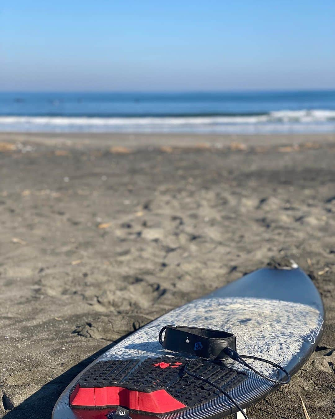 北紺守彦さんのインスタグラム写真 - (北紺守彦Instagram)「初乗り🏄‍♂️ 今年もいい波🌊乗れますように  Catch the waves  天気も良く☀️ 波もよく🌊 暖かく  最高でした❣️  身体の変化に合わして テイクオフの仕方を 変えてから 調子 いい🏄‍♂️  #初乗り  #サーフィン  #キャップ  #グローブ  #ブーツ」1月14日 13時04分 - morihiko.kitakon