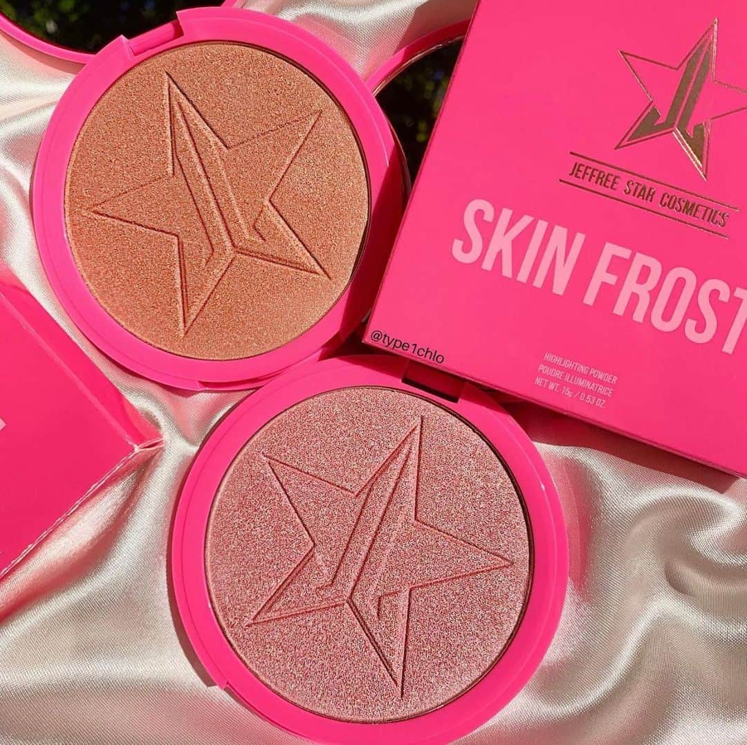 Jeffree Star Cosmeticsさんのインスタグラム写真 - (Jeffree Star CosmeticsInstagram)「Glow Baby✨ @type1chlo laying out our OG  #SKINFROSTS 🌟   #jeffreestarcosmetics」1月14日 13時08分 - jeffreestarcosmetics