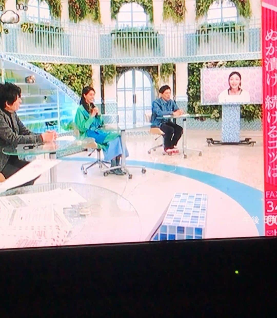 大湯みほさんのインスタグラム写真 - (大湯みほInstagram)「……… ✨NHK📺『　あさイチ　』✨ きのうの生放送、ありがとうございました❗️ ・ 皆さまから、リアルタイムで色々なお悩みが届いたり🙌博多華丸・大吉さん・森泉さん・石井アナ・近江アナも非常に、興味をもってくださって😌とても幸せなお時間でした🌷お漬物って、食卓にあると安心しますもんね✨これからも、ぬか漬けや発酵食品・腸内環境・をテーマに色々日々学んで、もっと楽しく皆さまにお伝えしてゆくことが出来ればと思っております✨ ・ お世話になりました、担当加藤ディレクターさんとパシャリ😌お時間のない中、スタッフ皆さまのあたたかい空気の中でとても楽しくできたこと、心より感謝✨🌷本当にありがとうございました✨ ・ #ぬか漬け　#糠漬け　#ぬか漬けマイスター　#ぬか漬け専門家　#大湯みほ　 #発酵　#腸内環境　#免疫力　#お漬物　#nukazuke #japanese #traditional  #food #あさイチ」1月14日 13時46分 - nukazukemiho0320