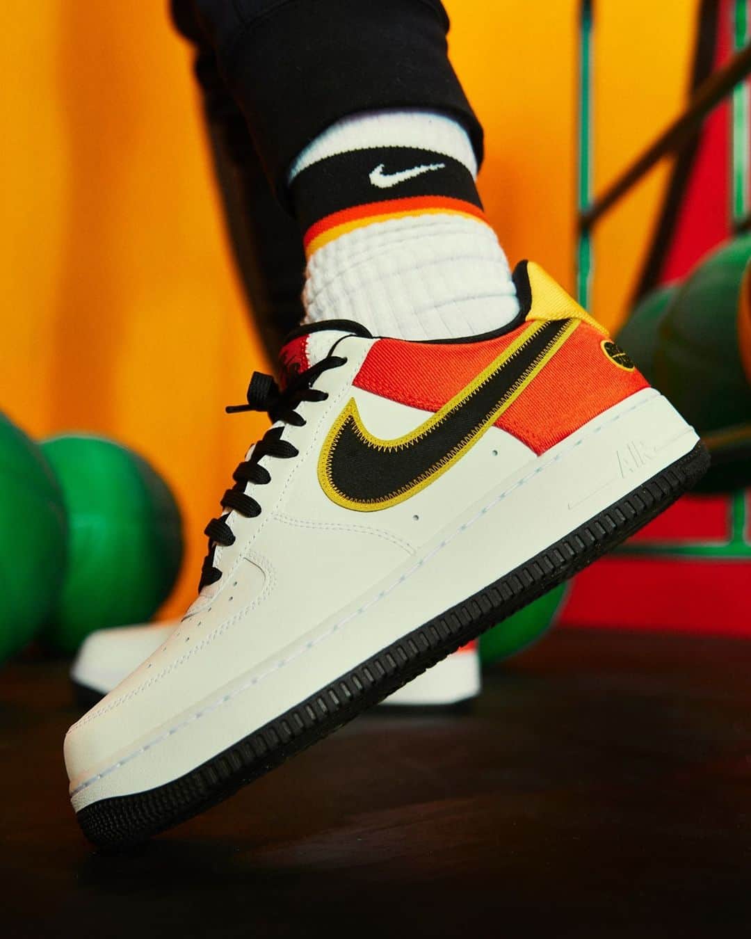 Foot Lockerのインスタグラム：「Ready for takeoff 🚀  #Nike Rayguns collection drops January 15th!」