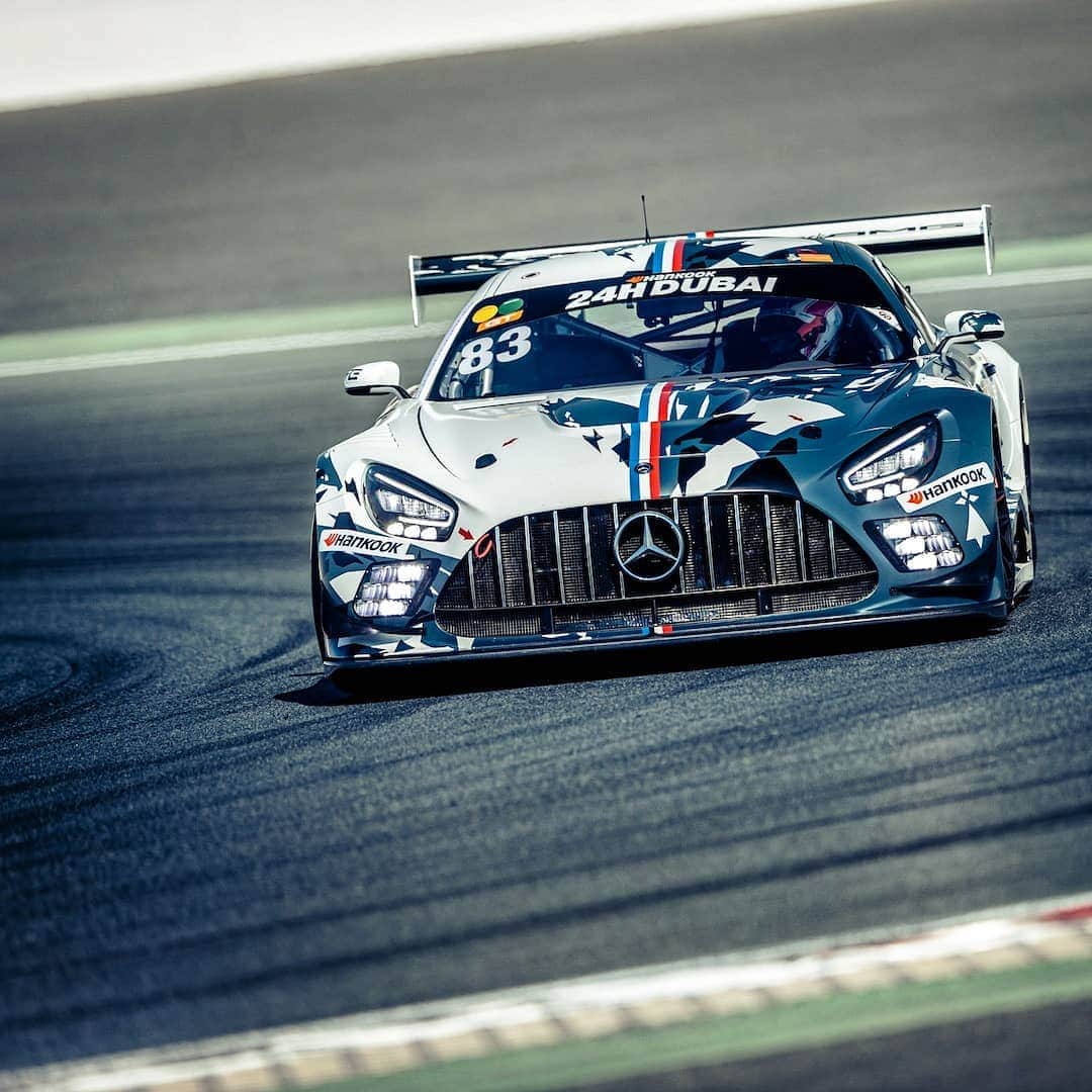 Mercedes AMGさんのインスタグラム写真 - (Mercedes AMGInstagram)「With the 24-hour race in Dubai, the first endurance highlight of the 2021 motorsport season will take place from 14 to 16 January. Our Customer Racing Teams CP Racing, @dragonracing88, @hauptracingteam, @officialmpmotorsport and @racetivity enter the race at @dubaiautodrome with a total of five Mercedes-AMG GT3s and one Mercedes-AMG GT4. The season opener of the @24hseries starts off on Friday at 12 noon CET.  #24hAMG #AMGGT3 #AMGGT4 #MercedesAMG #MercedesAMGMotorsport #24hseries #24HDUBAI #thisisendurance #dubaiautodrome」1月14日 23時21分 - mercedesamg
