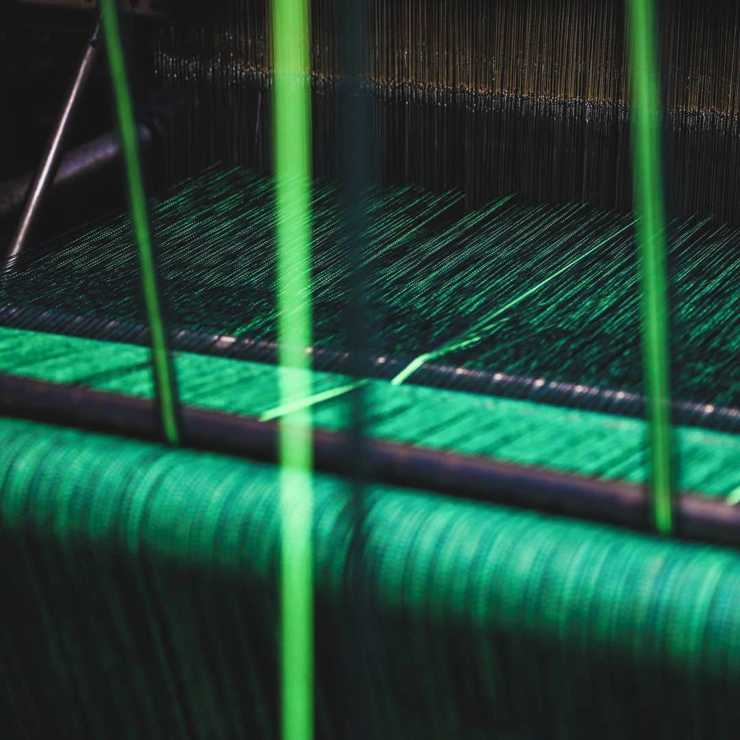 ドーメルさんのインスタグラム写真 - (ドーメルInstagram)「Weaving.⁣ Exclusive collaboration with @theshoesurgeon⁣ .⁣ .⁣ #sneaker #weaving」1月14日 23時23分 - dormeuil1842