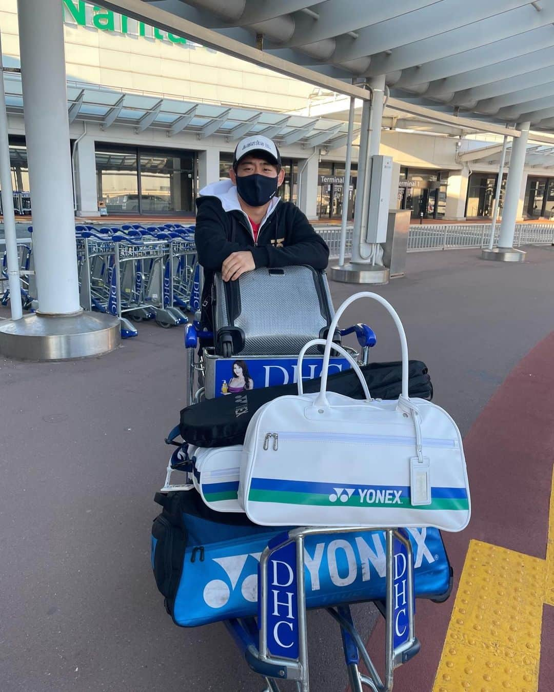 西岡良仁さんのインスタグラム写真 - (西岡良仁Instagram)「Off to Melbourne!!!!  #melbourne #australia #atpcup #ao2021 #australianopen2021 #メルボルン　#オーストラリア　#全豪オープン　#sony #ソニー　#ヘッドホン」1月14日 23時24分 - yoshihito0927