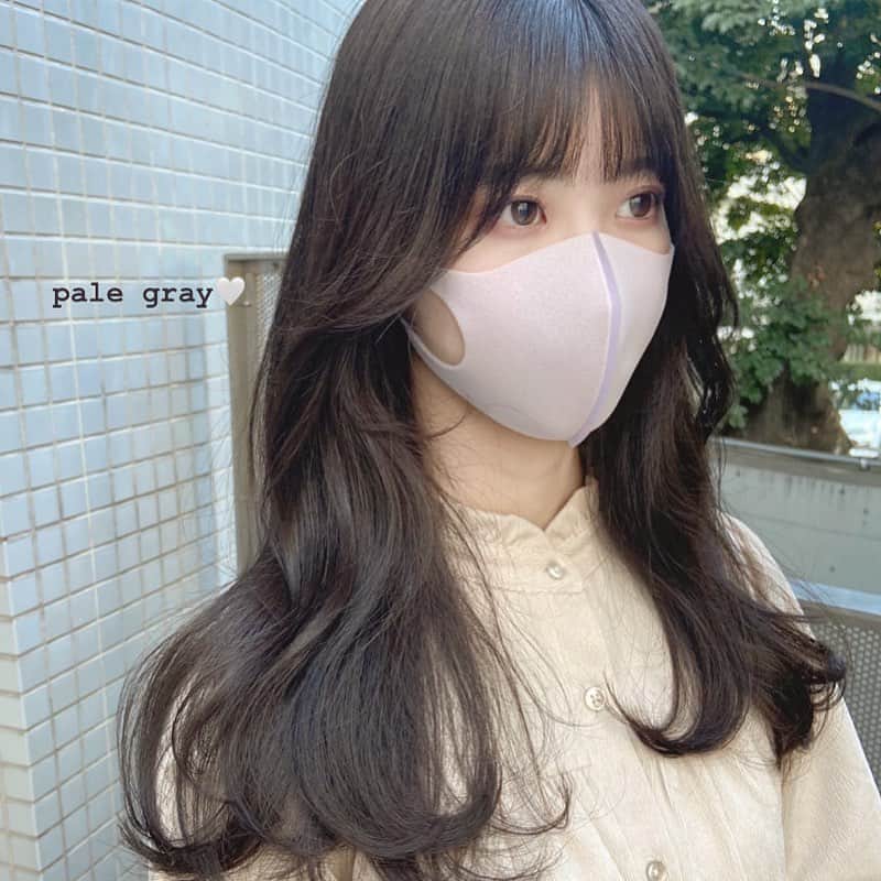 佃加菜のインスタグラム：「pale gray🤍 透ける色味のグレー🤍 🤍色素を薄く暗くしたい 🤍暗すぎたくない 🤍赤みが嫌！ 🤍暗めでもペールトーンのお洋服に合わせたい 🤍肌がくすむのが嫌で明るく見せたい 方にオススメな淡色のグレー🤍」