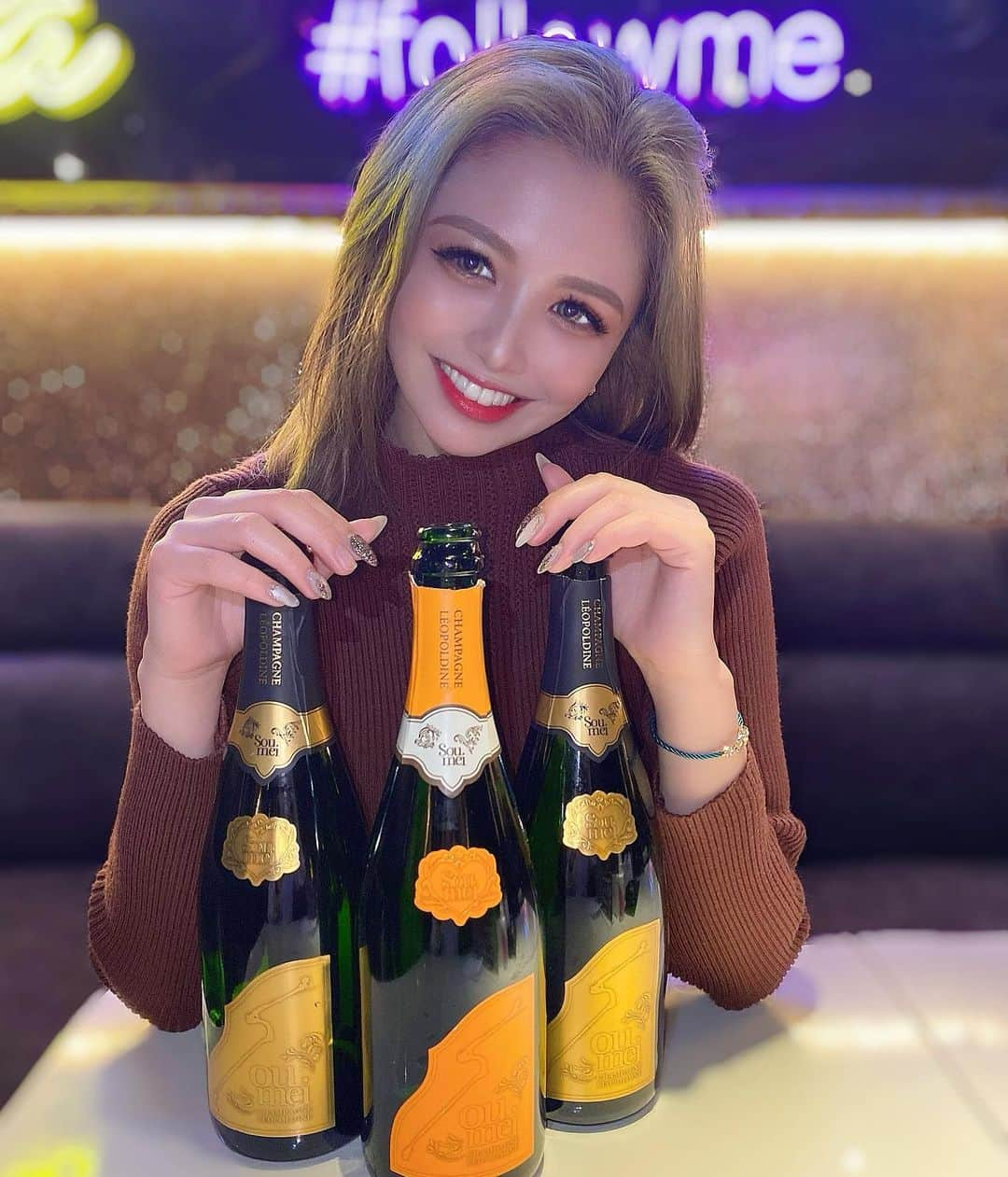 じゅりあんぬのインスタグラム：「SOUMEI🍾🥂﻿ いつも美味しく頂いてます😋♥️﻿ ﻿ ﻿ ﻿ ﻿ ﻿ ﻿ ﻿ #キャバクラ#キャバ嬢#名古屋キャバクラ﻿ #錦三丁目#錦3#錦#ニュークラブ#クラブ #シャンパン#ソウメイ#ソウメイジャパン  #ハーフ#可愛い#おしゃれ#ストレートヘア  #アッシュグレージュ#ヘアカラー#いいね  #champagne#champagnelife#soumei  #nagoya#club#japanesegirl#filipinagirl  #asianbeauty#fashion#makeup#l4l❤️」