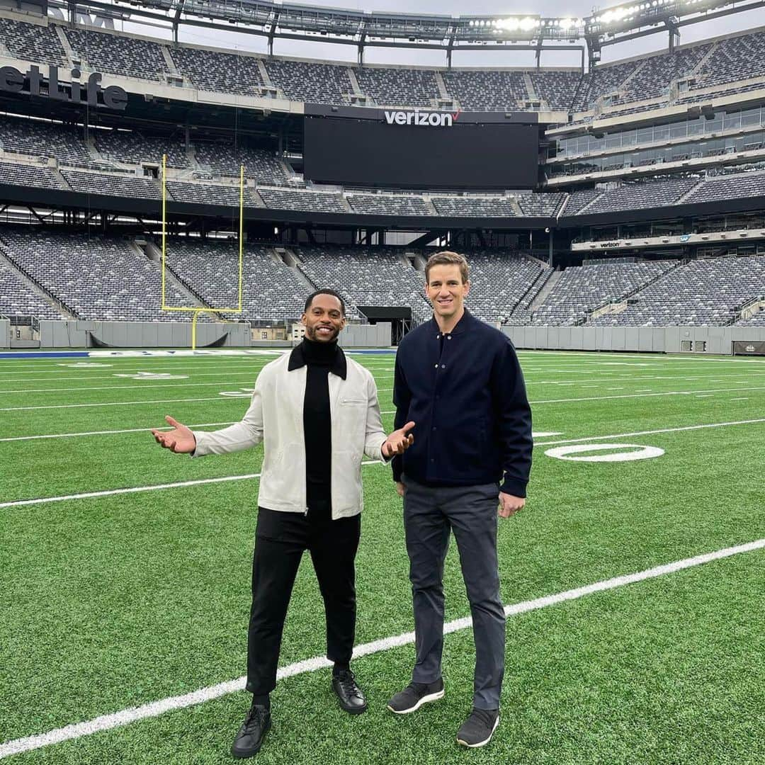 New York Giantsさんのインスタグラム写真 - (New York GiantsInstagram)「Looked who stopped by 🐐🐐  (via @victorcruz)」1月14日 23時57分 - nygiants