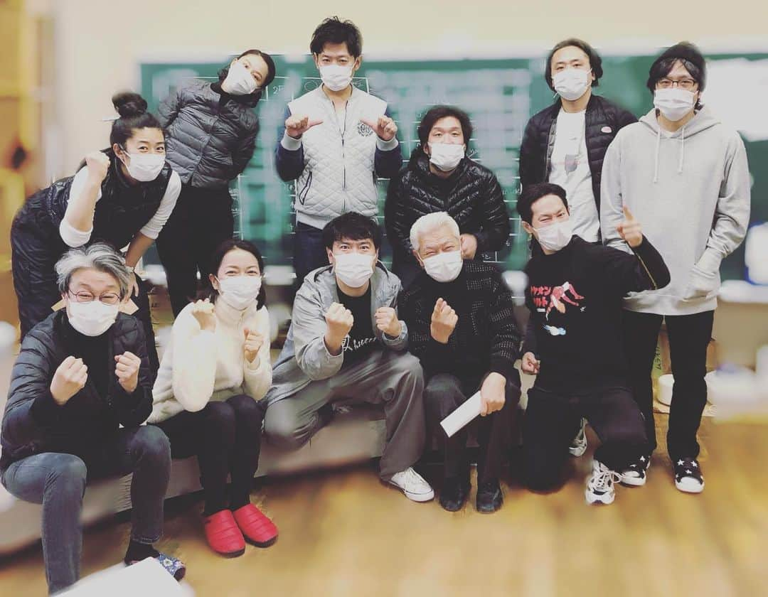 山口森広さんのインスタグラム写真 - (山口森広Instagram)「さあ！やるぞ！！ 劇場で公演できる喜び！！ 引き続き気を引きして頑張りますっ！  #ONEOR8 #グレーのこと2021 #スズナリ #小屋入り #最終稽古終わり #配信 #配信観て #ホームページ検索して #是非とも」1月14日 23時57分 - shigehiroyamaguchi