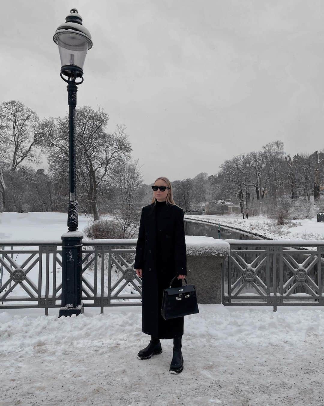 Victoria Törnegrenのインスタグラム：「Winter walks.」