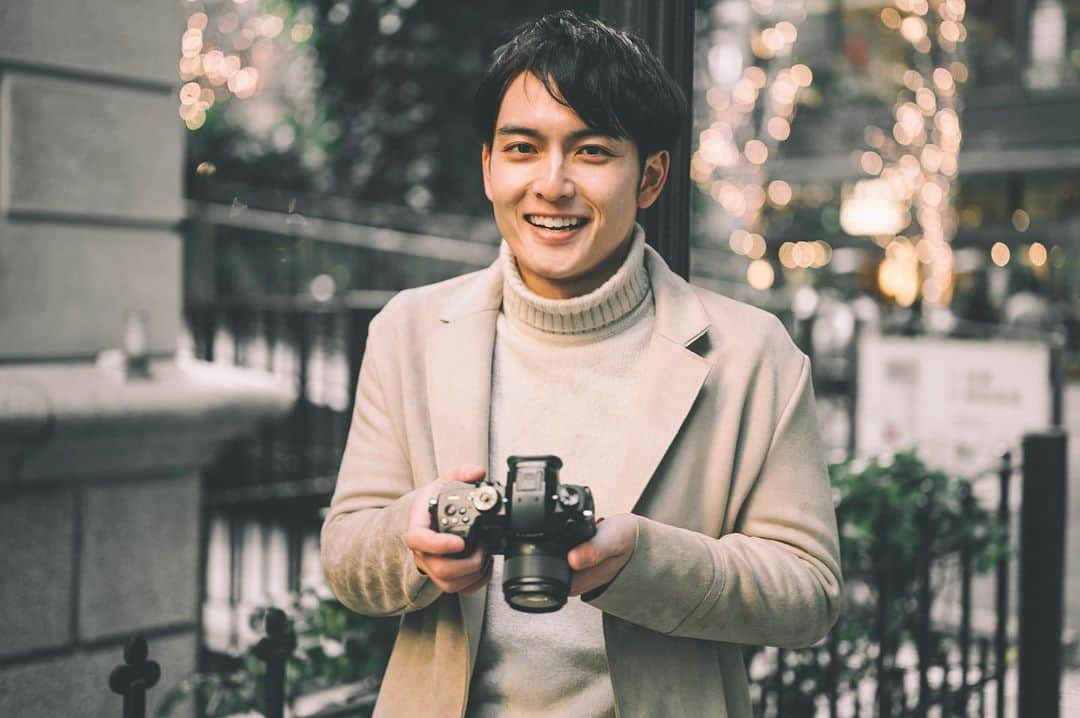 小林廣輝のインスタグラム：「もうすぐ1月に始めると言っていたミニ企画やります〜！ 日曜に @tbs_annogram   にて動画出します〜！  #深夜投稿  #「良い写真撮れました！」の顔」