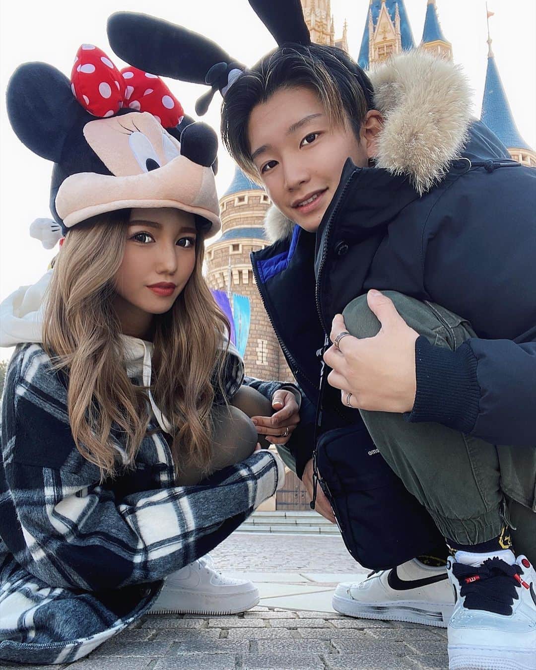 きこのインスタグラム：「3rd anniversary🧸💘  ずっと行きたかったディズニーに連れてってくれた🥲❤️ . 付き合って3年が経ちましタ❤︎ 3年間付き合った頃と 何一つ変わらない優しさが大好きダ❤︎ こんなに素敵な人と一緒に思い出を作れて きこは幸せデス❤︎ これからも2人で沢山笑ってこうね❤︎ . . #3年記念日#記念日ディズニー #3yearsanniversary #大好きな人  #はるきこ」