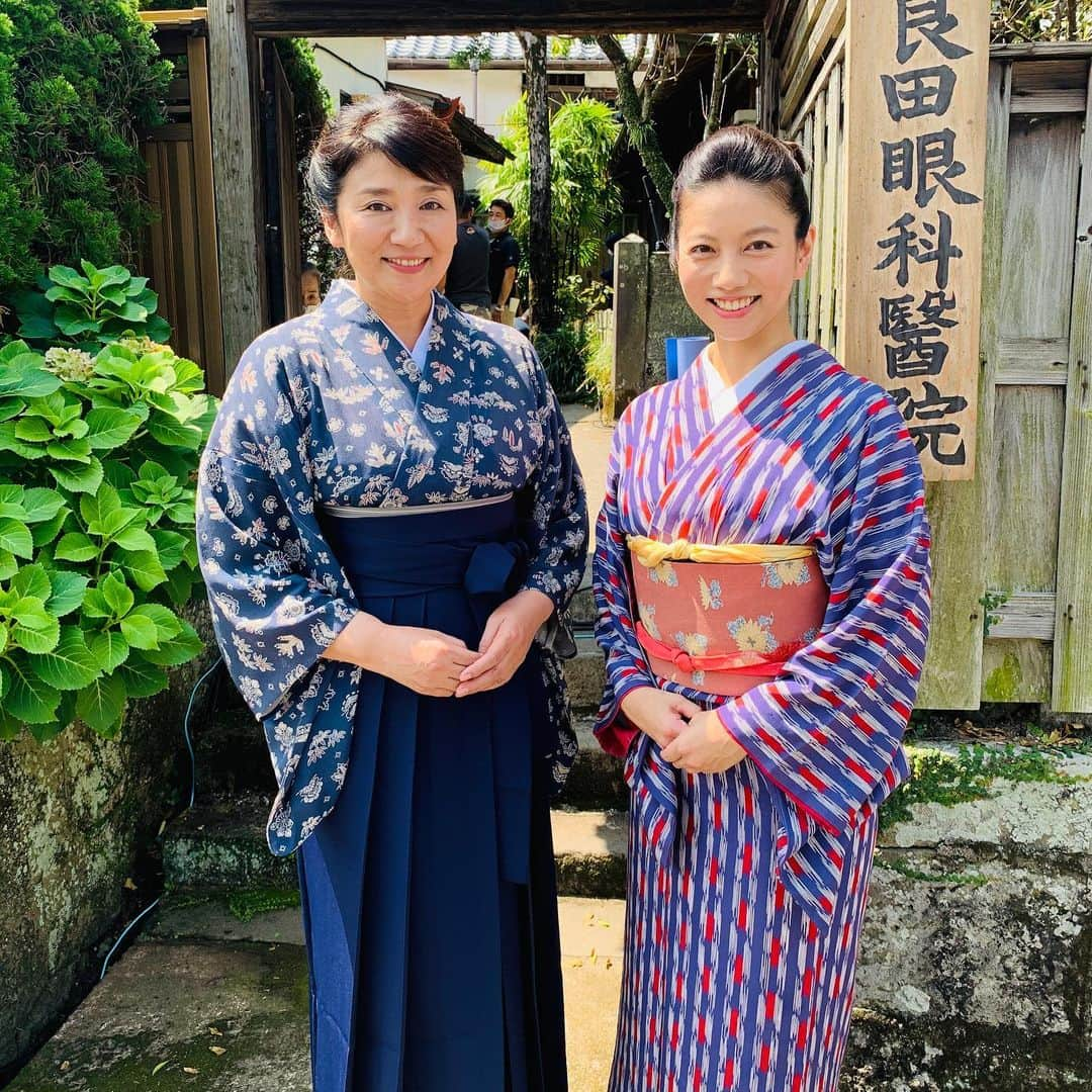 甲斐まり恵さんのインスタグラム写真 - (甲斐まり恵Instagram)「主演の松下由樹さまと✨ わーいわーい🤗💝  テレビ熊本郷土の偉人シリーズ第28作 『宇良田唯』 明治生まれで日本人女性として初めて西洋医学の博士学位ドクトル・メディツィーネを取得した熊本県天草の牛深出身の宇良田唯さんのドキュメンタリードラマです。 1/17 九州ネットで放送 FODやTverでもご視聴可能です。  #松下由樹　さま #ドクトルメディツィーネ #宇良田唯 #テレビ熊本 #ドキュメンタリードラマ #FOD #Tver #九州ネット #フジテレビ系列 #俳優 #甲斐まり恵」1月15日 0時25分 - marie_kai_0613