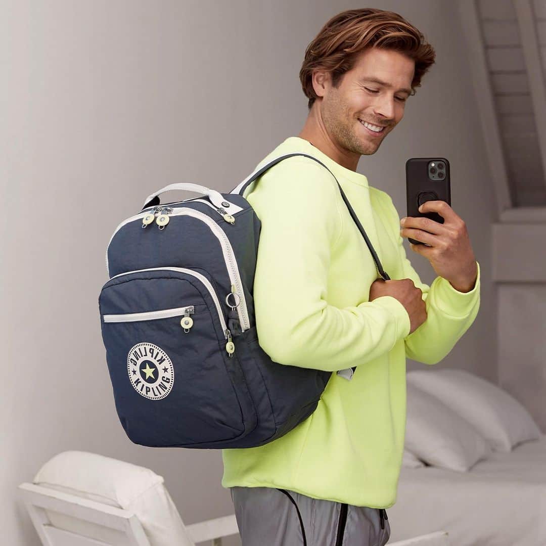 のインスタグラム：「A sporty backpack to finish off your athleisure look this spring. #LiveLight #athleisure」
