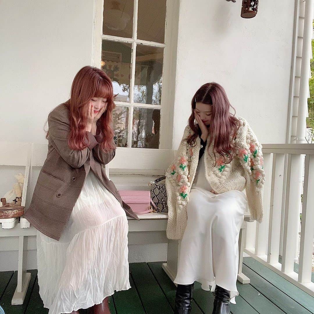 세이스타그램のインスタグラム：「うふふふって顔🥰このカーディガンほんとにお気に入り🐑」