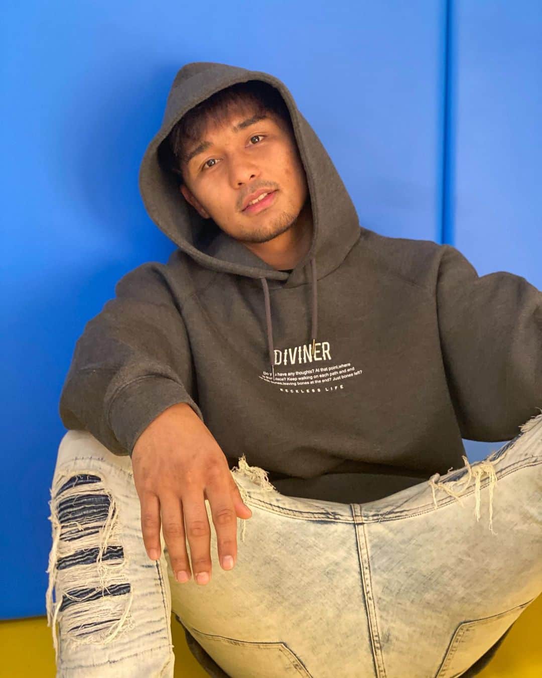 大沢文也のインスタグラム：「格好良いパーカーGET👍 @diviner_official さんありがとうございます(^_^)  #diviner #アパレル #パーカー #パーカー男子 #フード #おしゃれ」