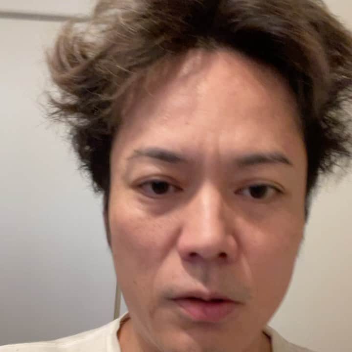 こいでのインスタグラム：「仕事もないし、運動不足なので家の中を走り回っています。」