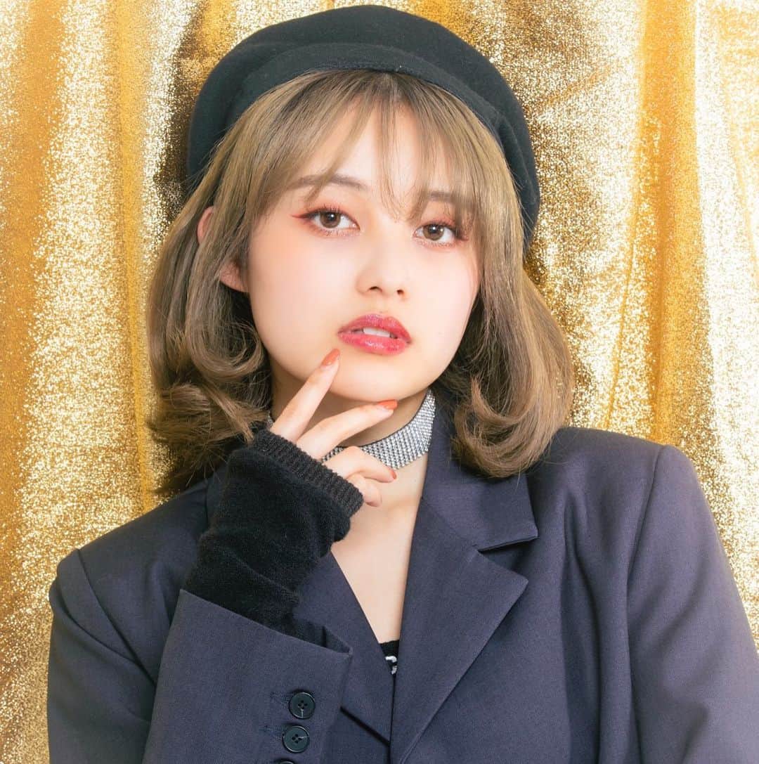 のインスタグラム：「Popteen2月号『韓国女子になりたいヘアアレカタログ』の、あやみん✨  人気のK-POPアイドルのヘアをマネしたよ🇰🇷誰かわかるかな～🤔  ほかにもTWICEやBLACKPINKの、なりきりヘアアレも紹介してるからチェックしてね💕  #Popteen#POPモデル#あやみん#福山絢水#韓国女子#ヘアアレ#kpop #アイドル#韓国ヘア」