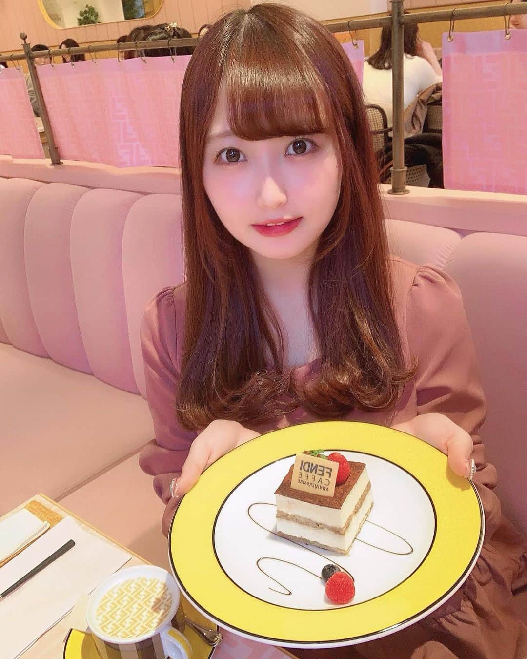 なっちゃんのインスタグラム：「#fendicafe」
