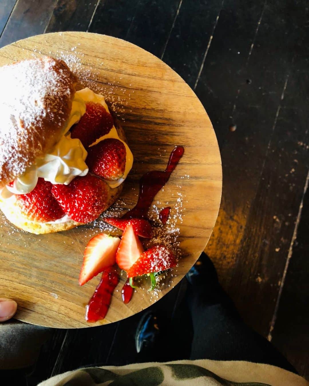 PORT of CALL Cafe&Store Tokyoのインスタグラム：「﻿ 【POC Menu】﻿ 🍫Valentine'days Menu﻿ ・Strawberry Malasada ¥650(+tax)﻿ #カフェ　#ランチ #portofcall #portofcalldaikanyama #lunch #shibuya  #cafe #burger #platelunch #foodporn #dessert #nomeatnolife #tokyolife #Foodporn #foodie #California #Chilling #waffles #original#casualstyle#brunch#food #pasta #cheese##classic#america#comfortfood#cafecasual #cafe」