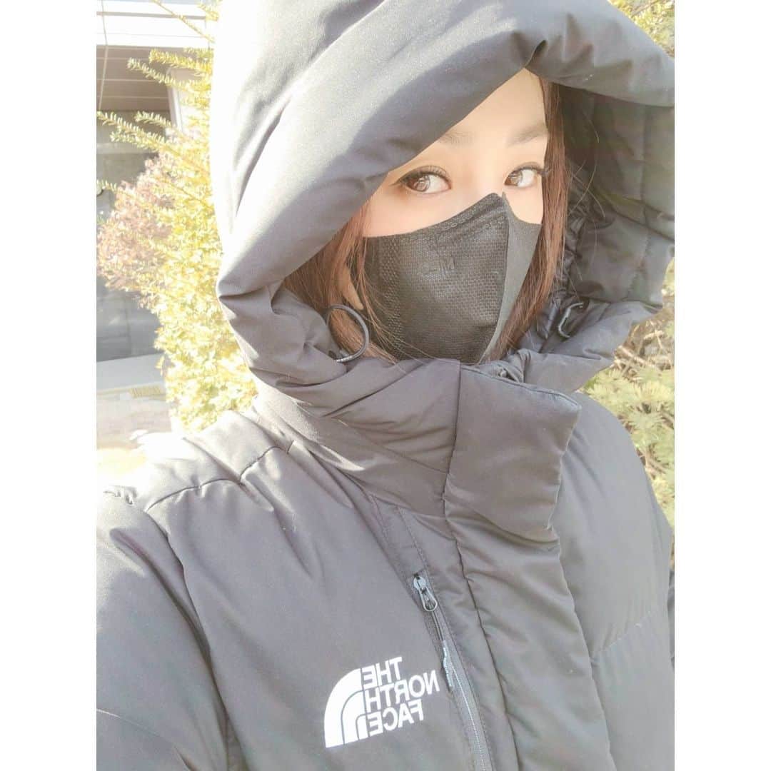 オ・ナラさんのインスタグラム写真 - (オ・ナラInstagram)「#재미있게일한날😉 이여서 #새해첫스케줄 이여서 그런날 #케이크🍰 좀 먹어도 #되잖아요😝 #케익사러가는 #비장한눈빛😠   #곰돌이가 쳐다보고있는 줄 몰랐네🐻 #예쁜찻잔☕️ #내돈내산💸」1月14日 16時48分 - sabita_5