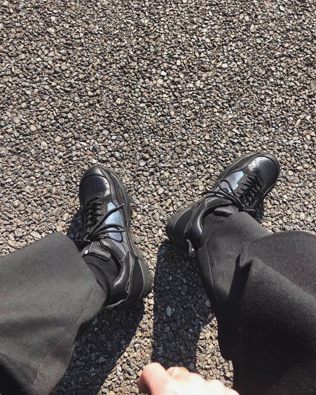 陣内勇人のインスタグラム：「. new @oao_footwear  新しく どこか懐かしい。 リフレクターが存在感を発揮する。  design  @masayakushino」