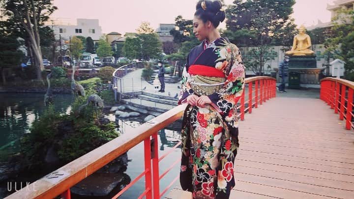 SORAのインスタグラム：「タイムスリップ⏱  #kimono #kimonostyle #japanstyle #成人式 #ハタチ #20歳 #成人式振袖 #振袖 #成人式ヘア #横浜」