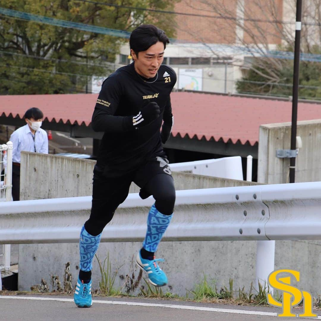 福岡ソフトバンクホークスさんのインスタグラム写真 - (福岡ソフトバンクホークスInstagram)「#自主トレレポート #team21 #和田毅 #笠谷俊介 #加藤さん#ブルペン捕手 #sbhawks #softbankhawks #ホークス」1月14日 17時24分 - softbankhawks_official