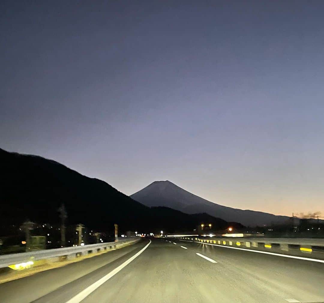 藤沢久美さんのインスタグラム写真 - (藤沢久美Instagram)「#富士山 #日が暮れました」1月14日 17時38分 - kumifujisawa