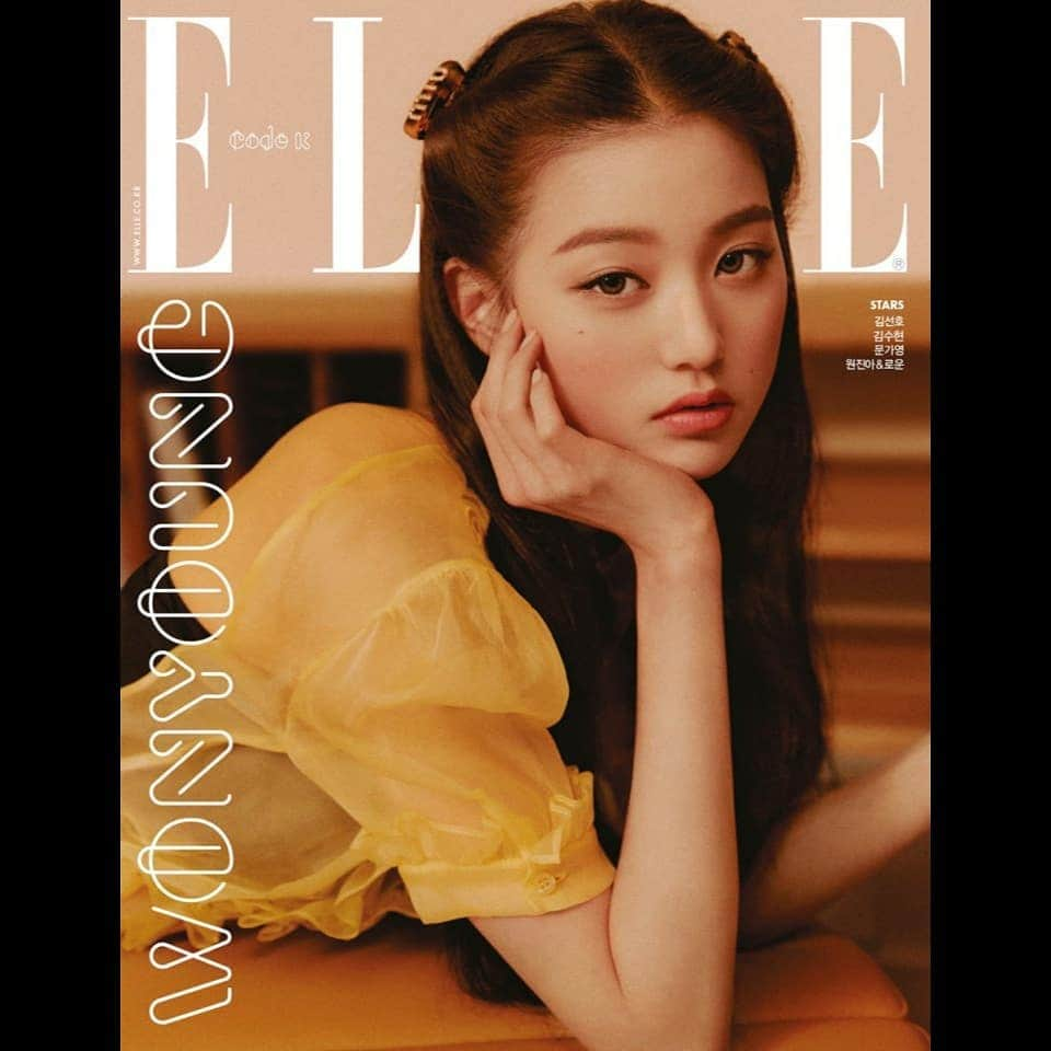 IZ*ONEさんのインスタグラム写真 - (IZ*ONEInstagram)「#ELLEcoverstar #광고 #IZONE #Minju #Wonyoung #miumiu #ellekorea 낯선 카페, 다른 테이블에 앉은 두 소녀는 서로를 한눈에 알아봤다. 파노라마처럼 펼쳐진 아이즈원 민주와 원영의 사랑스러운 시간.  마주한 도전의 순간마다 자신에 대한 믿음으로 꿈을 향해 걸어온 두 소녀, 아이즈원의 민주와 원영이 함께 #엘르2월호 더블 커버 스타가 되었습니다. 민주와 원영의 환상적인 케미스트리를 담은 3가지 커버, 화보와 인터뷰를 기대하세요! @official_izone @miumiu @ellekorea  PHOTOGRAPHER 목정욱 FASHION EDITOR 김지회 FEATURES EDITORS 이마루, 이경진 HAIR STYLIST 이에녹 MAKEUP ARTIST 이숙경 ART DESIGNER 변은지 _  Can’t take my eyes off of these two lovely girls- Minju and Wonyoung from IZ*ONE! Look forward to their lovely photoshoots and interviews featuring as the double cover star of ELLE Korea’s February issue!」1月14日 17時52分 - official_izone