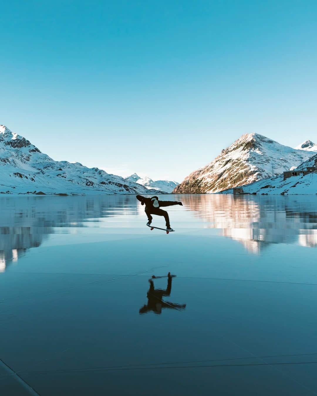 のインスタグラム：「just gonna leave this here with a 🤯  🛹 : Ivo Florin 📷 : @filipzuan #redbull #givesyouwiiings #redbullillume #ice #skateboarding #photography」