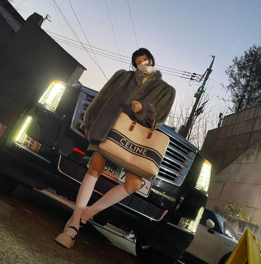 ヒョナ さんのインスタグラム写真 - (ヒョナ Instagram)「아잉 나 빨리 무대 하고싶다💜✨오늘 스케줄 다녀왔는데 정말 즐거웠어✨🤪곧 만나🔥🔥🔥」1月14日 18時20分 - hyunah_aa