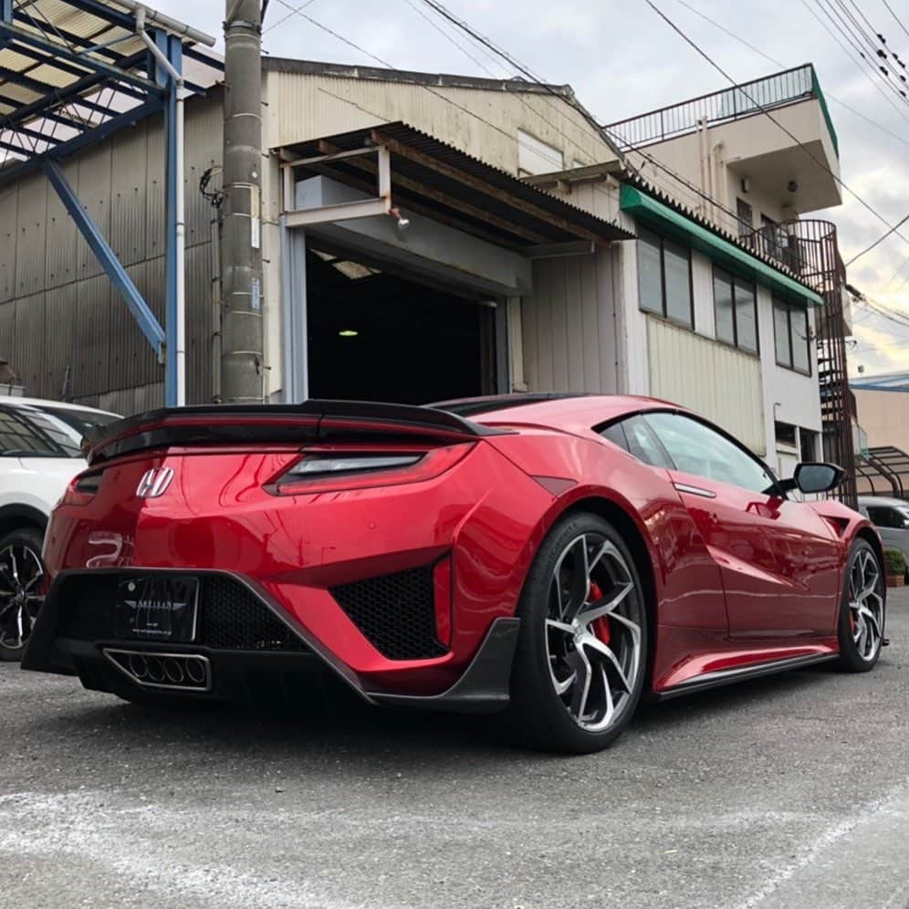 Spirits Artisanさんのインスタグラム写真 - (Spirits ArtisanInstagram)「HONDA NSX CAA-NC1 BODYKIT :  Artisanspirits ///  SPORTS LINE BLACK LABEL  www.artisanspirits.co.jp  #artisanspirits #artisan #アーティシャンスピリッツ #アーティシャン #blacklabel #acura #acuransx #nsx #hondansx #nsxgram #nsxprime #honda #evasivemotorsports #butlertire #jworksunlimited #premierautowerkz #suvproject #kanooperformance #car_life_staff #トラウム #車庫小舗 #nigeljdmparts #advancedautoperformance  #ottoautoservice #mr__lexus #jacksonguitars #leonhardiritt #yokohamatire」1月14日 18時31分 - artisan_spirits