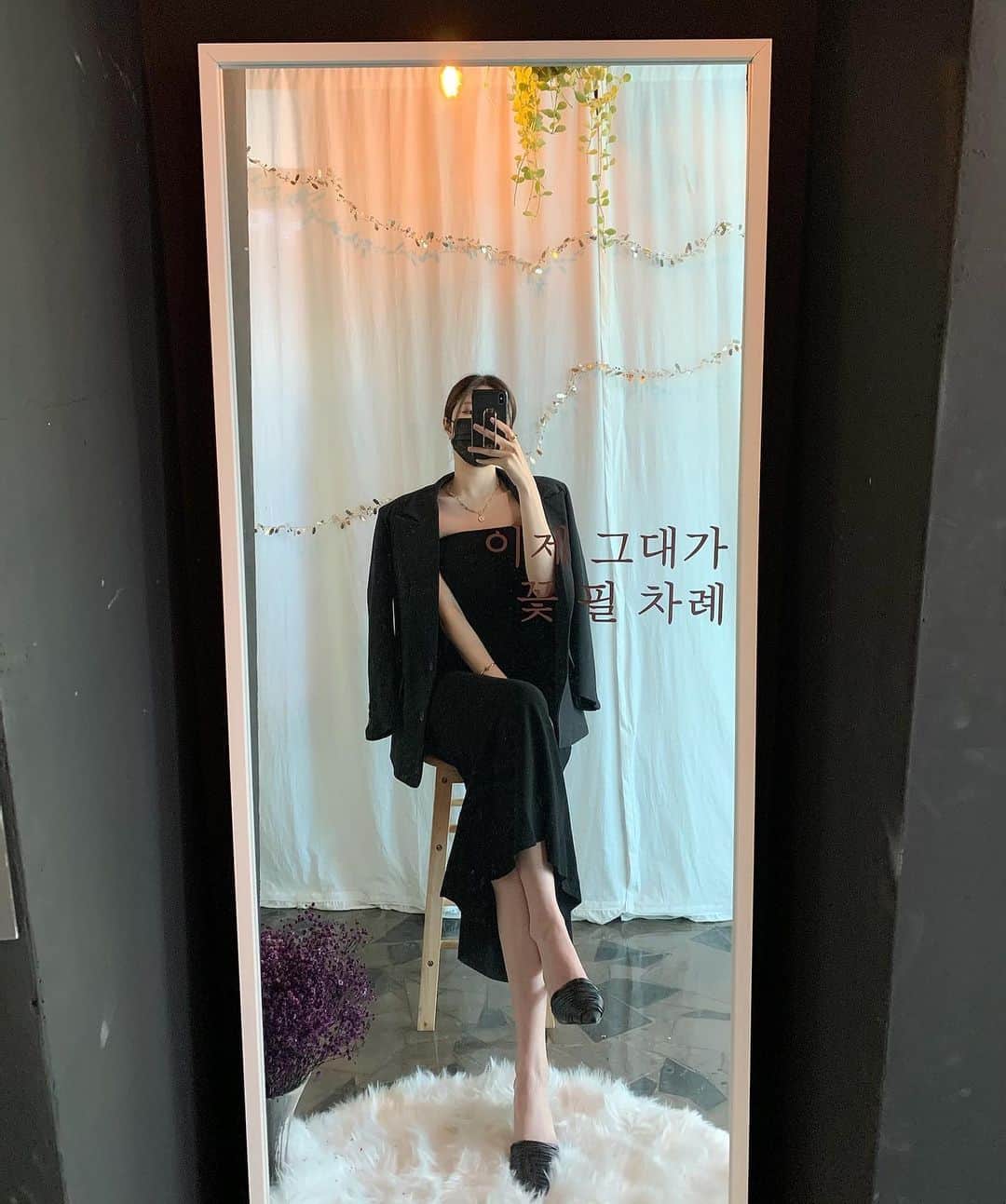 Choi Somiさんのインスタグラム写真 - (Choi SomiInstagram)「⠀⠀⠀⠀ #글랜더 #glander  신상 머메이드 탑드레스 아이보리 베이지 블랙 세 컬러 모두 촬영할 정도로 다 예뻐요🖤」1月14日 18時45分 - cxxsomi
