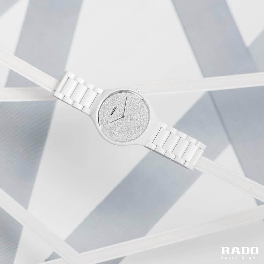 ラドーのインスタグラム：「Find balance this year with the Rado True Thinline and let the puristic design make a clear style statement. #RadoTrueThinline #Feelit」