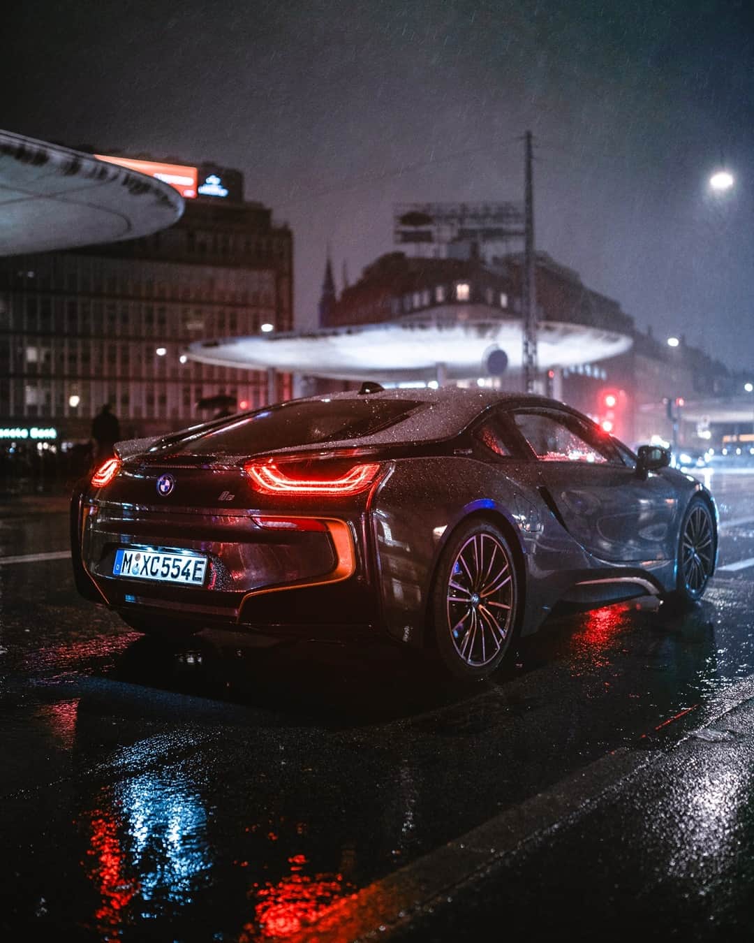 BMWのインスタグラム：「Sent from the future. Changed the past. The BMW i8 Coupé Ultimate Sophisto Edition.  #THEi8 #BMW #i8 @bmwi」