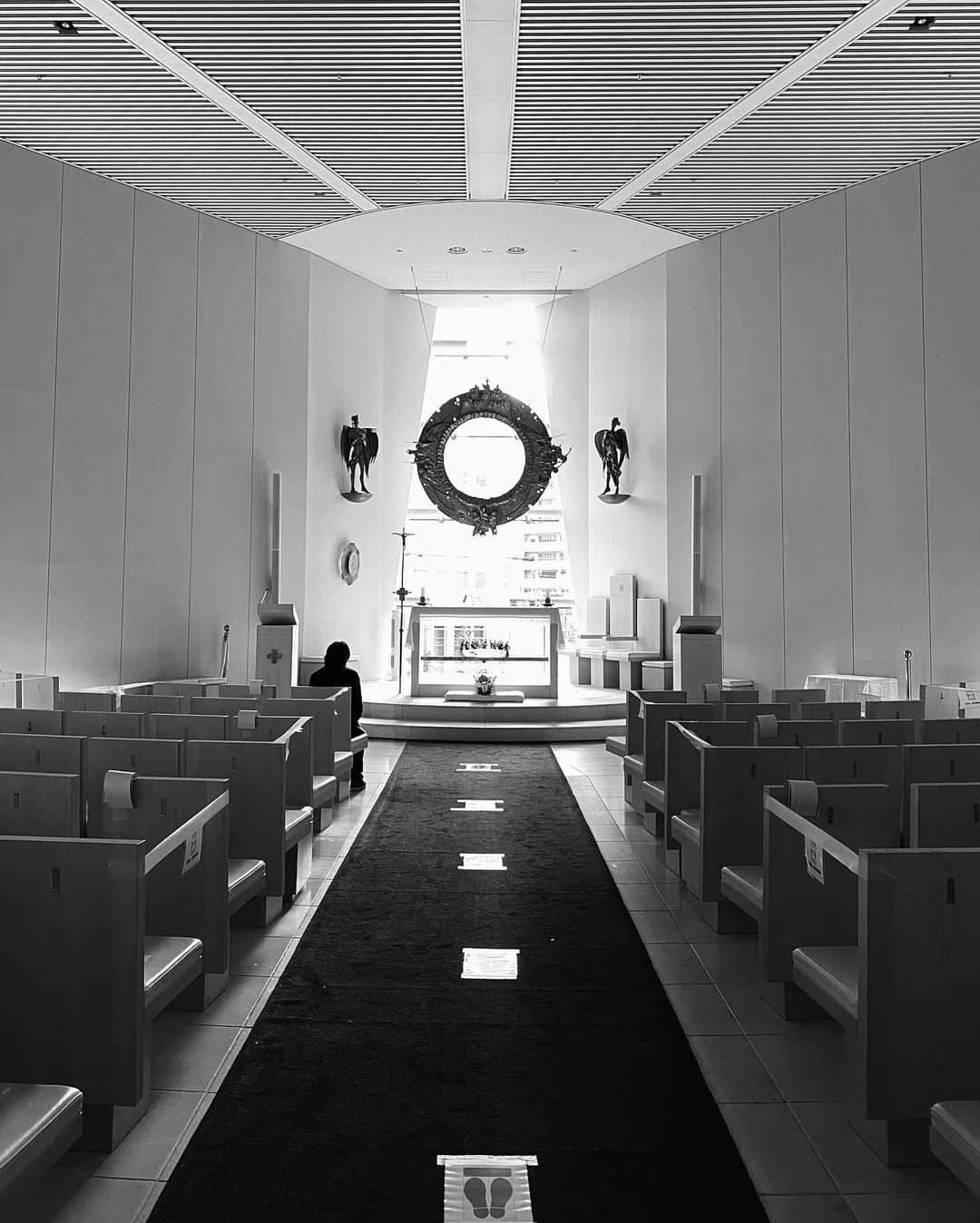 石川マリーさんのインスタグラム写真 - (石川マリーInstagram)「． ． 初めて行く教会ってなんだかワクワクする ． お寺や神社に行くのも好きだけど やっぱり私は教会が1番落ち着くの♡ ． ． ． #church」1月14日 19時16分 - marieishikawa