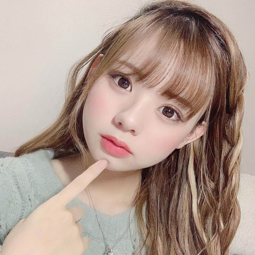宮里莉羅のインスタグラム：「ふわふわ女の子になってみたかった！！！！  #ふわふわ系女子#あみたらし#ふわふわ#ミルクティーアッシュ#ニット」