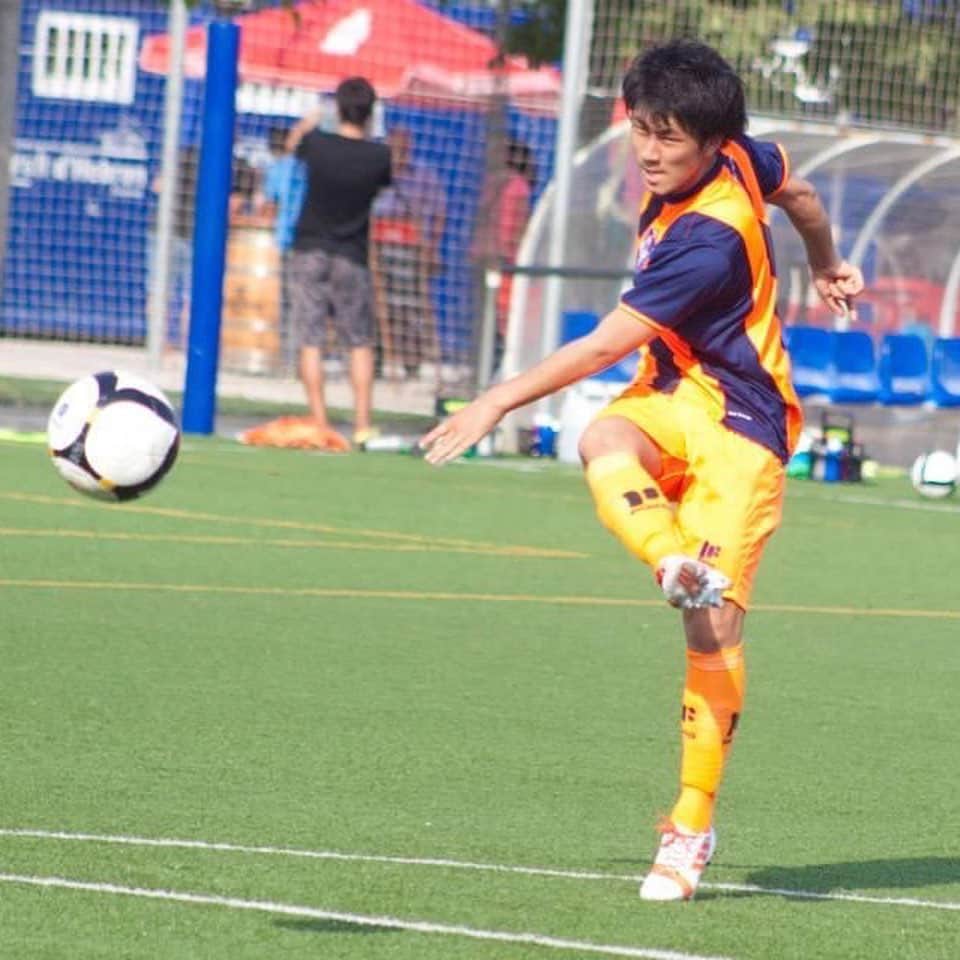 Alb Barcelona Football Academyのインスタグラム：「🟠アルビレックス新潟バルセロナヒストリー🔵 . ⚽️サッカー編⚽️ . ✅2期生 ✅2014-15シーズン . . . #アルビレックス新潟 #バルセロナ #アルビバルセロナ #アルビレックス新潟バルセロナ  #サッカー #留学 #スポーツビジネス #指導者 #スペイン #スペイン語 #海外」