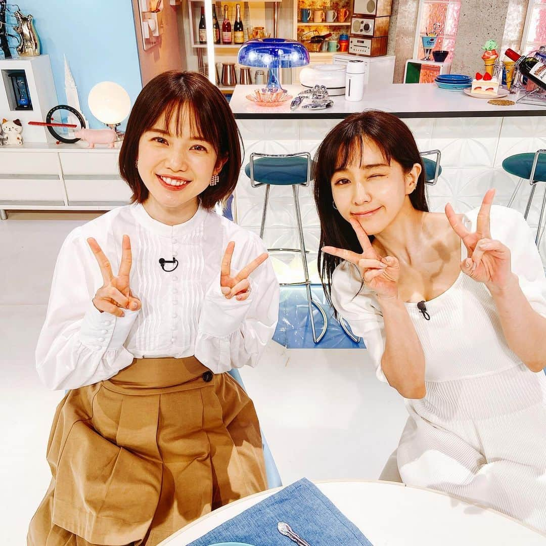 あざとくて何が悪いの？（テレビ朝日公式）さんのインスタグラム写真 - (あざとくて何が悪いの？（テレビ朝日公式）Instagram)「今日は今年最初の収録😍 1/23放送のゲスト #山田孝之 さん 1/30放送のゲスト #白石麻衣 さん とても濃い収録に💕 #あざとくて何が悪いの」1月14日 19時27分 - azatoinsta