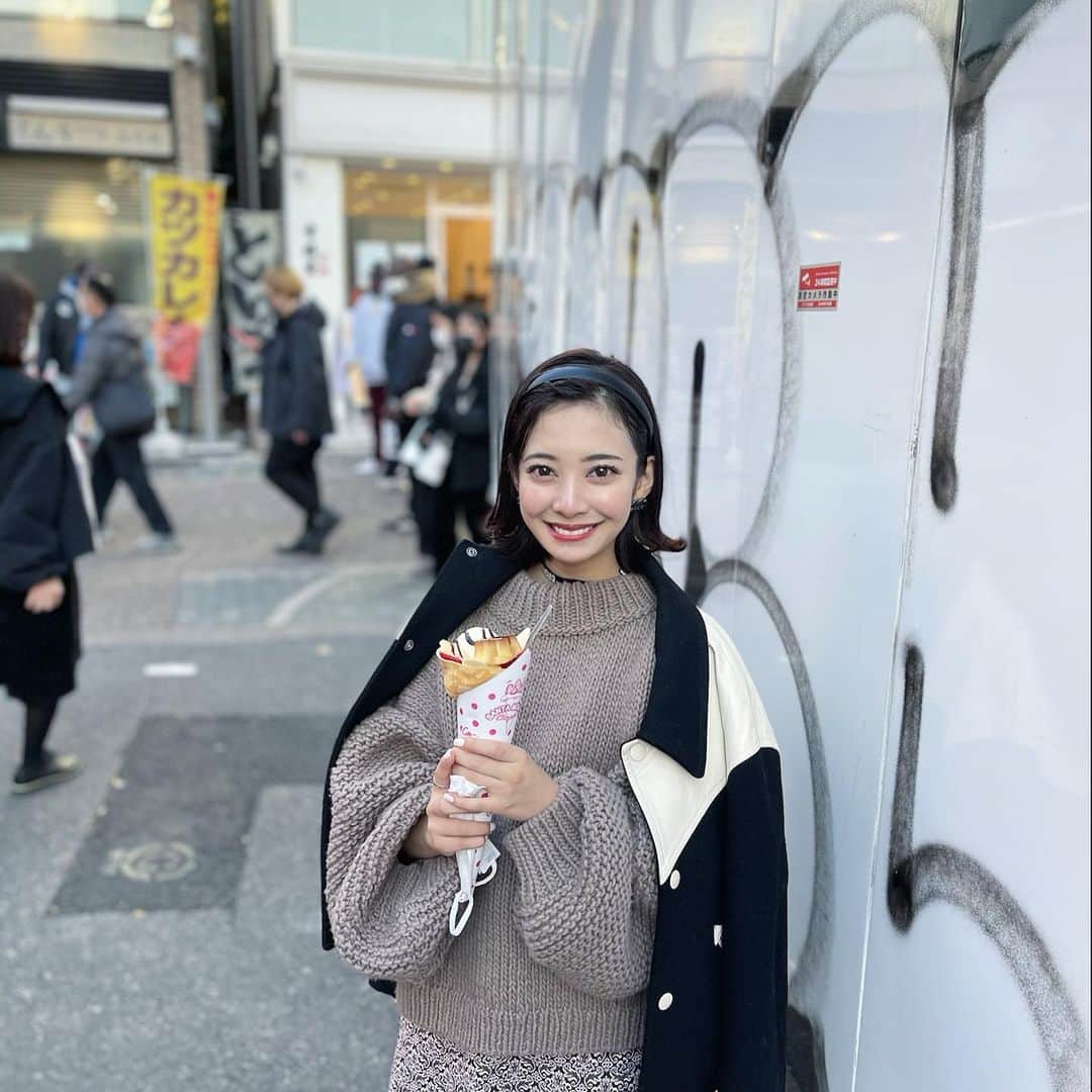のインスタグラム：「原宿でクレープとか いつぶり？🥺🤍 昔はぺろっと食べてたけど 食べきれなくてびっくりした…。  竹下通りは昔と少し変わってしまってたけど 私が1番いた頃とそんなには変わってなかったから懐かしい気持ちになった。  #原宿グルメ #竹下通り #原宿スイーツ #原宿クレープ #ビジョビ#makeup#portrait#port#make#hair#model#giri#ootn #selfie #좋아요반사#팔로우미#맞팔#셀스타그램」