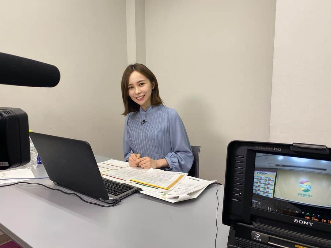 黒澤詩音のインスタグラム：「#ジェフユナイテッド市原千葉  ⚽️ 2021シーズン新体制発表会見🎤  今年はzoomを使って会見参加でした💻  初詣でひいたおみくじに、"気を強くもてば""強気でやれば"と、根性論を叩きつけられた黒澤。  本日も気を強く持って、視聴者の皆様にお届けしたい質問をぶつけてきました！  放送をお楽しみに！  #チバテレ #winbyall #チバテレ盃 も気になってた黒澤。社盃。 #ジェフ #jefunited #千葉 #サッカー #jリーグ #jleague」