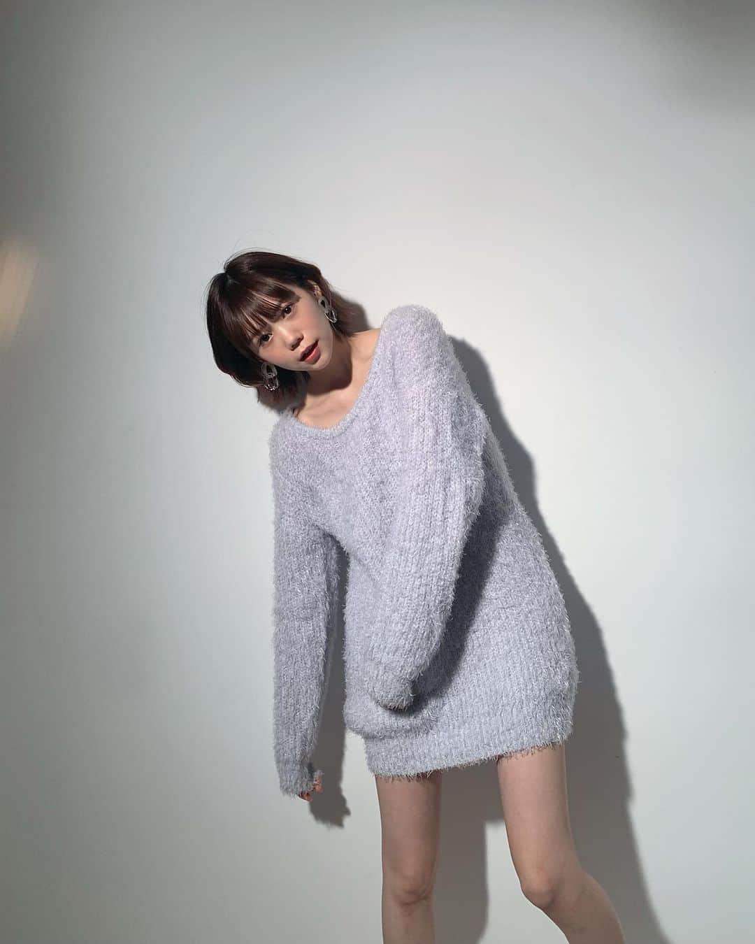 千田麻実のインスタグラム：「⚗️🪞🧼🎐💎⠀ #shooting」
