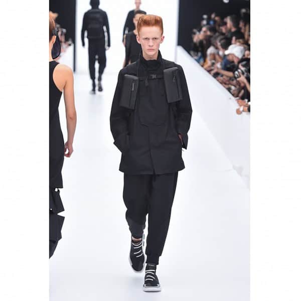 のインスタグラム：「【2017S/Sコレクション着用】  Y-3 NOCI LOW ノキ ロー ネオプレンスニーカー  ¥26,180 (k-88645)  https://www.playful-dc.com/products/details93010.html  #撮影 #古着 #ユーズド #DCブランド #ヨウジヤマモト古着 #山本耀司#ヨウジヤマモト#ワイズ #ヨウジヤマモトファム#コレクション #ワイスリー #nocilow #ヨウジヤマモトプールオム #ワイズフォーメン  #yohjiyamamoto #yohjiyamamotopourhomme #yohjiyamamotofemme #yohjiyamamotonoir #y3」