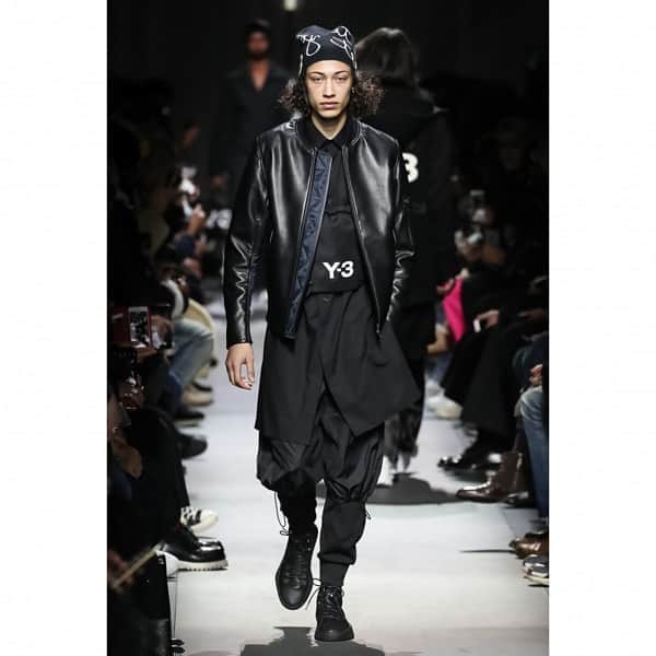 のインスタグラム：「【2018A/Wコレクション着用】  Y-3 BASHYO II ハイカットスニーカー  ¥23,980 (k-88648)  https://www.playful-dc.com/products/details93013.html  #撮影 #古着 #ユーズド #DCブランド #ヨウジヤマモト古着 #山本耀司#ヨウジヤマモト#ワイズ #ヨウジヤマモトファム#コレクション #ワイスリー #bashyo #ヨウジヤマモトプールオム #ワイズフォーメン  #yohjiyamamoto #yohjiyamamotopourhomme #yohjiyamamotofemme #yohjiyamamotonoir #y3」