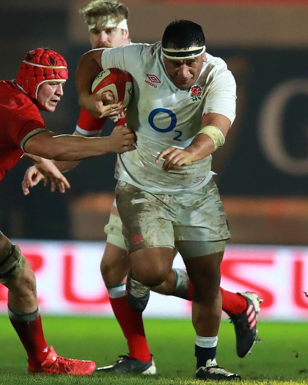 ラグビーイングランド代表のインスタグラム：「Happy birthday to @mako_vunipola who turns 3️⃣0️⃣ today 🎉 Swipe across to see Mako in action in 2008 for England U18s 🌹」