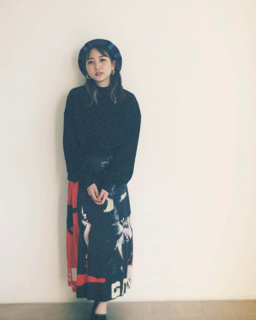 のインスタグラム：「Off-shot Ⅰ  hair make @youca1220  stylist @stylist_fujimoto  tops,skirt @msgm_tokyo #MSGM pierce @susan_alexandra #susanalexandra hat @fillthebill_mercantile #fillthebill  本日発売の週刊少年チャンピオン 是非チェックしてね✔︎」