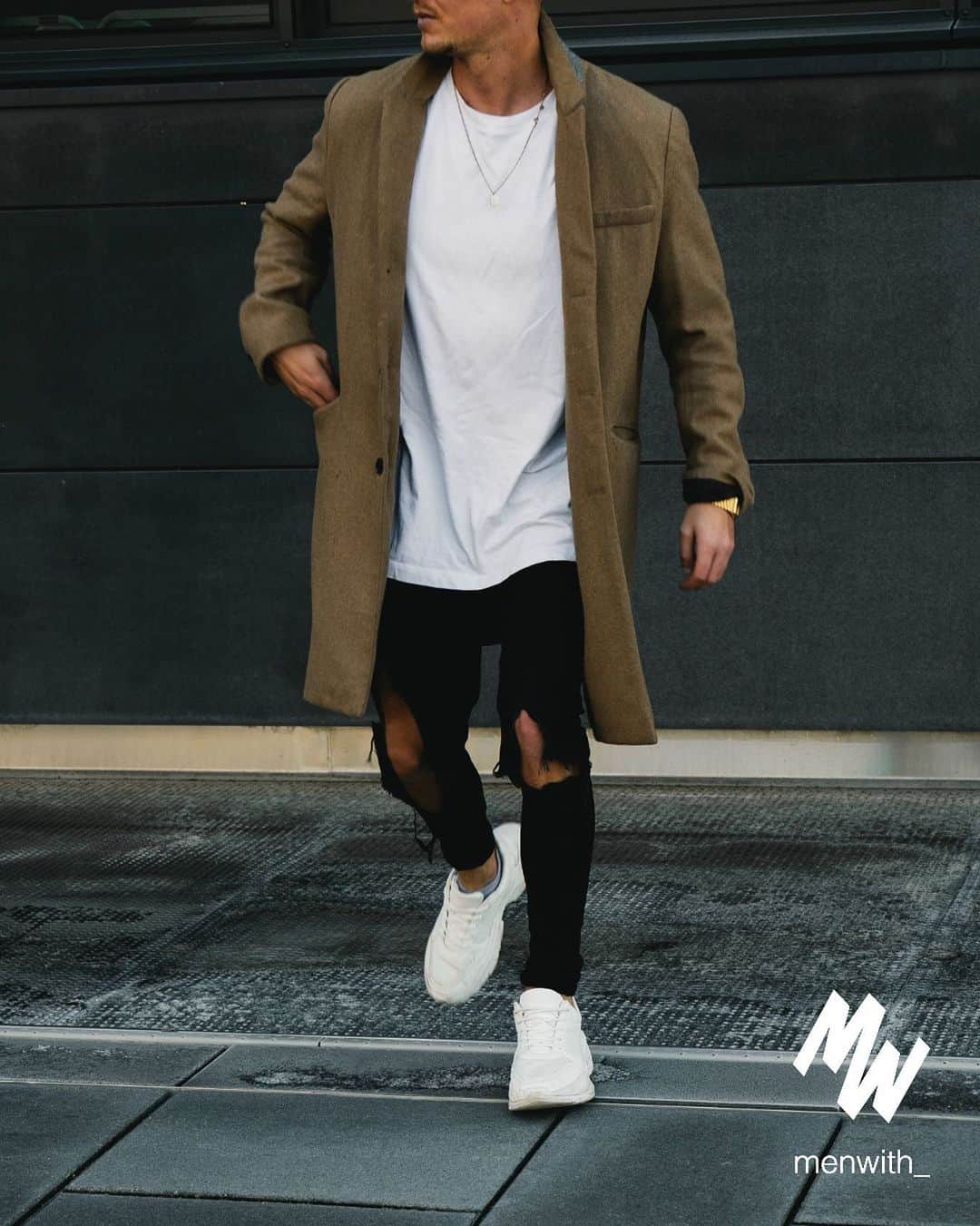 のインスタグラム：「Cool outfit worn by our dear friend @renep__ 👌🏽 #menwithstreetstyle」