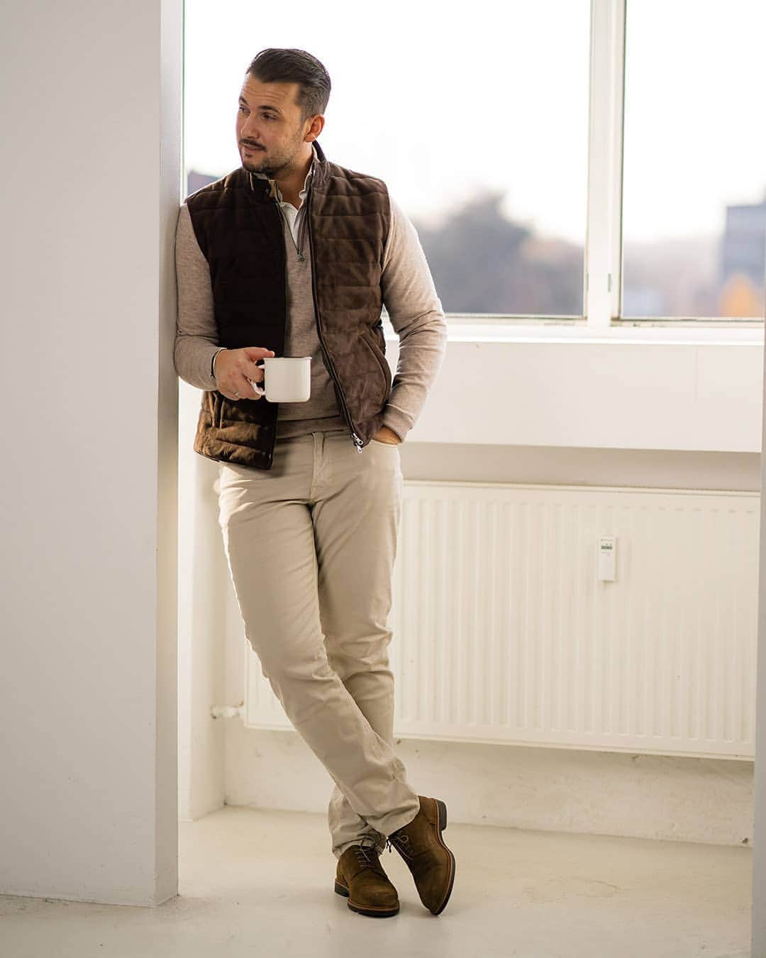 ハケットのインスタグラム：「Getting ready for your next meeting? Create a confident and stylish look using natural tones as done by @sandro. Start shopping the essentials that will see you through this winter using the link in our bio. #STAYHackett」